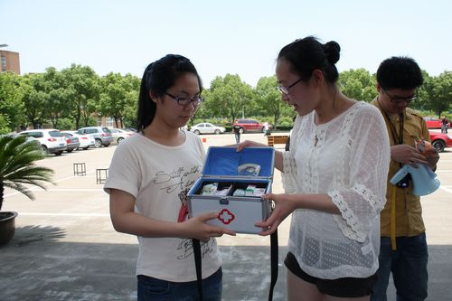 亚洲色吧
举行医疗急救知识讲解和灭火演练.jpg